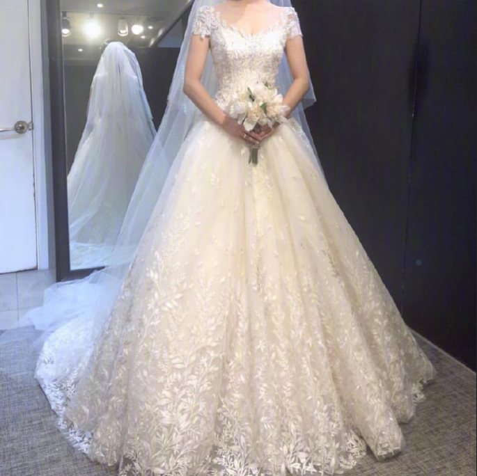 女孩穿上白纱最美的模样_最全婚纱款式图片