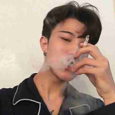 抽烟头像图片_抽烟男生头像吧