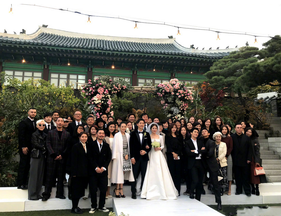 韩国明星夫妻宋仲基宋慧乔婚纱照