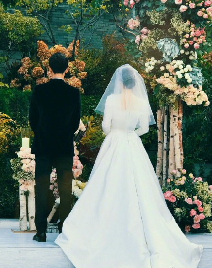 韩国明星夫妻宋仲基宋慧乔婚纱照