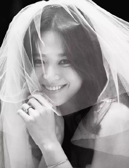 韩国明星夫妻宋仲基宋慧乔婚纱照