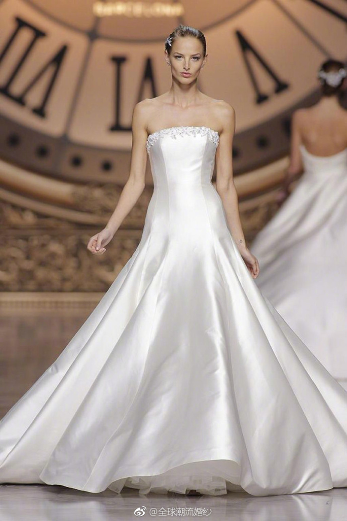 Pronovias2016婚纱秀图片