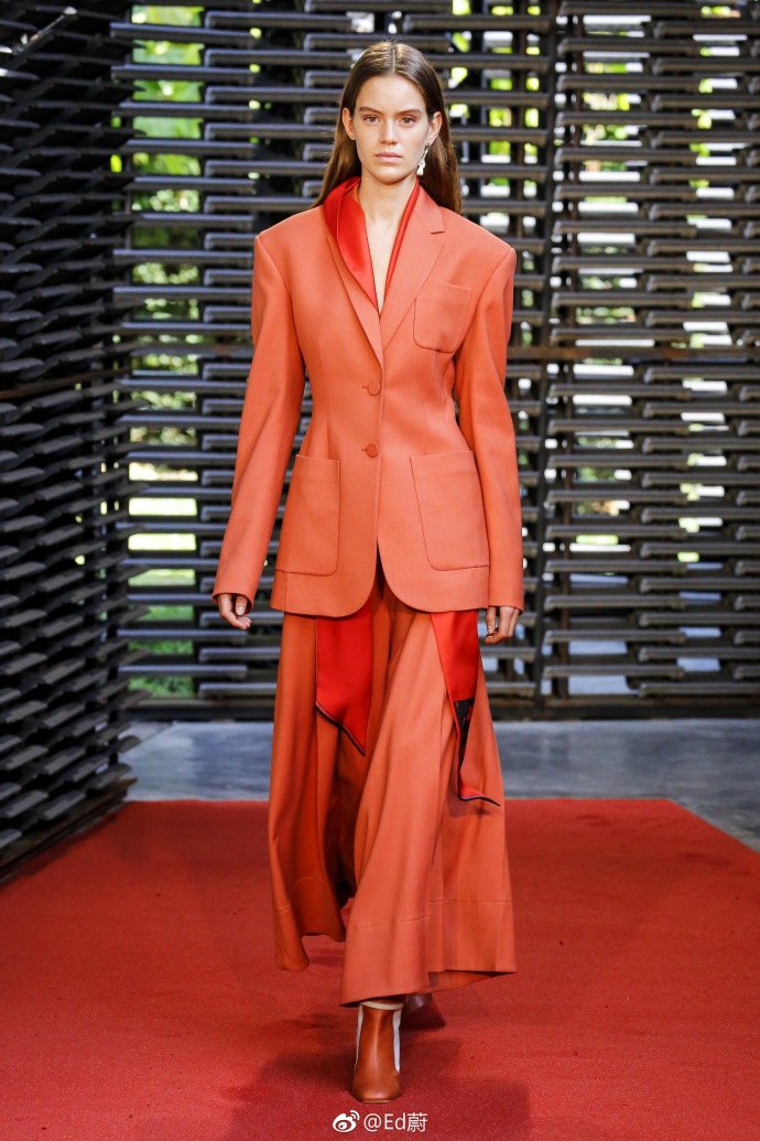 欧美时装品牌Roksanda S/S 2019伦敦时装周走秀图