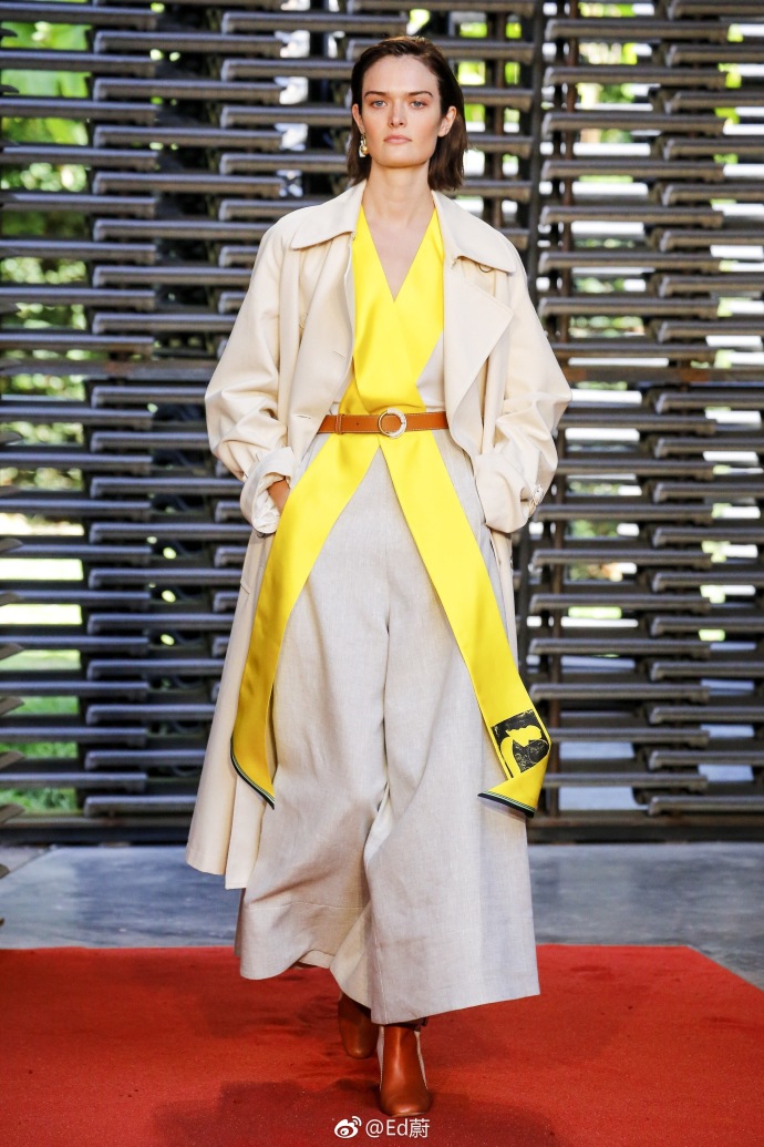 欧美时装品牌Roksanda S/S 2019伦敦时装周走秀图