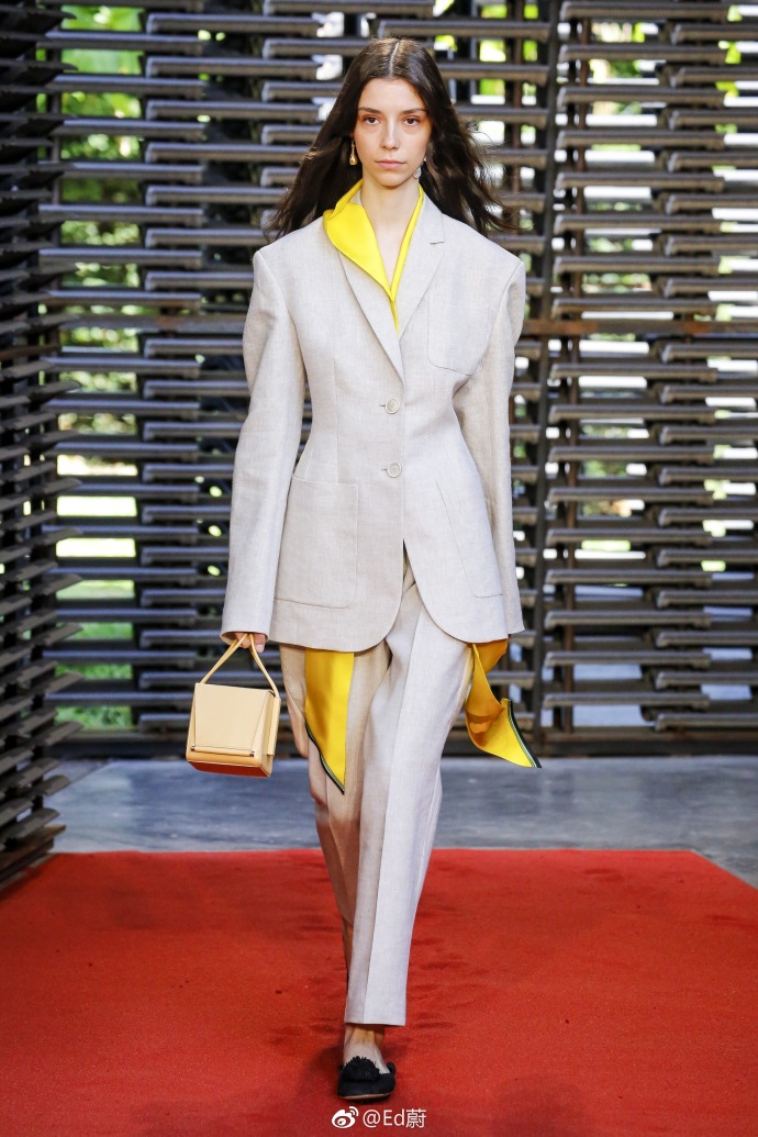 欧美时装品牌Roksanda S/S 2019伦敦时装周走秀图