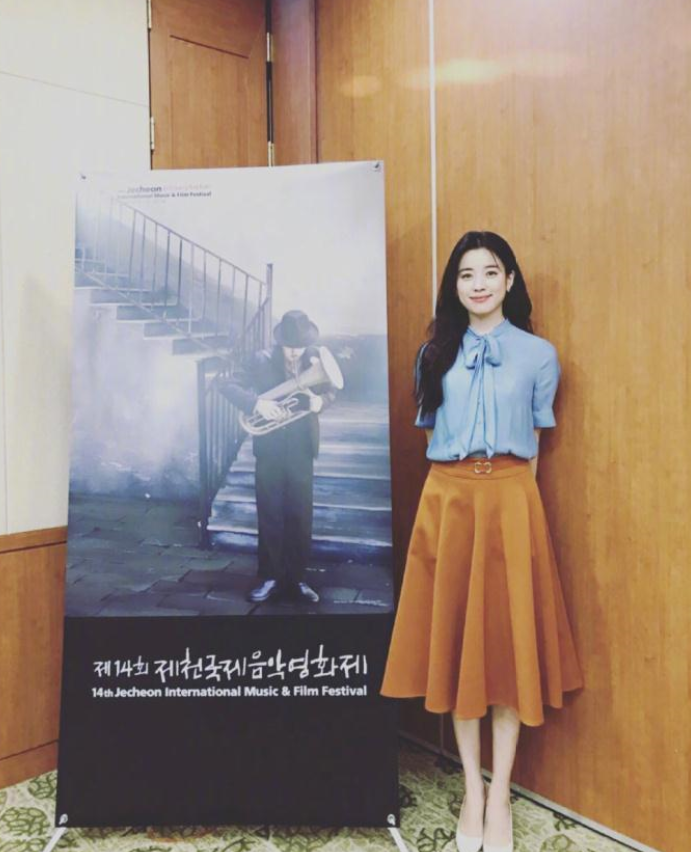 韩国童颜美女明星韩孝周图片