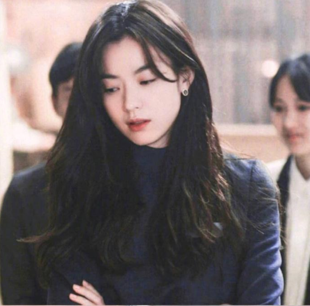 韩国童颜美女明星韩孝周图片