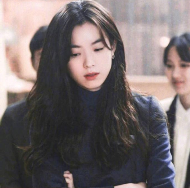 韩国童颜美女明星韩孝周图片