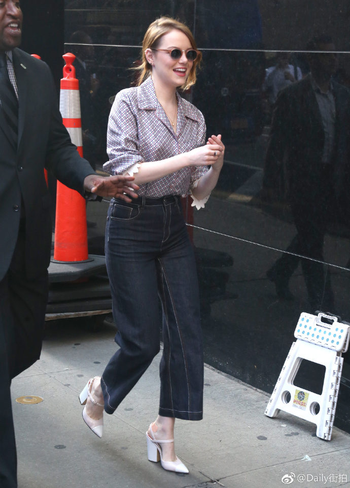 欧美美女明星石头姐Emma Stone艾玛.斯通纽约出街图