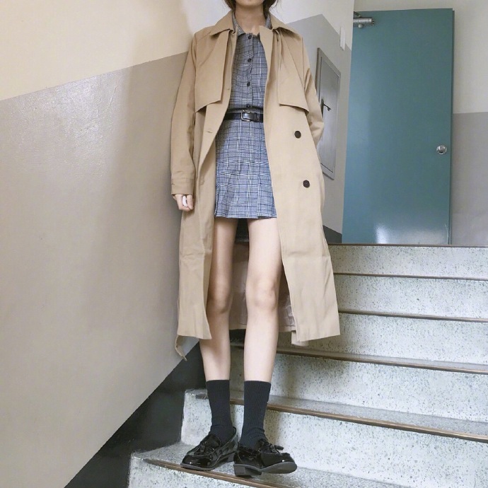 初秋怎么可以少一件风衣呢_女士风衣搭配参考