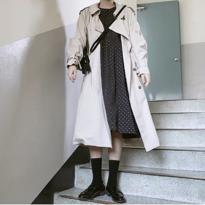 初秋怎么可以少一件风衣呢_女士风衣搭配参考