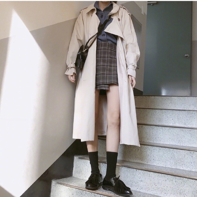 初秋怎么可以少一件风衣呢_女士风衣搭配参考