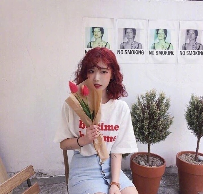 今年超流行的齐肩超卷发发型图片_可爱美女自拍