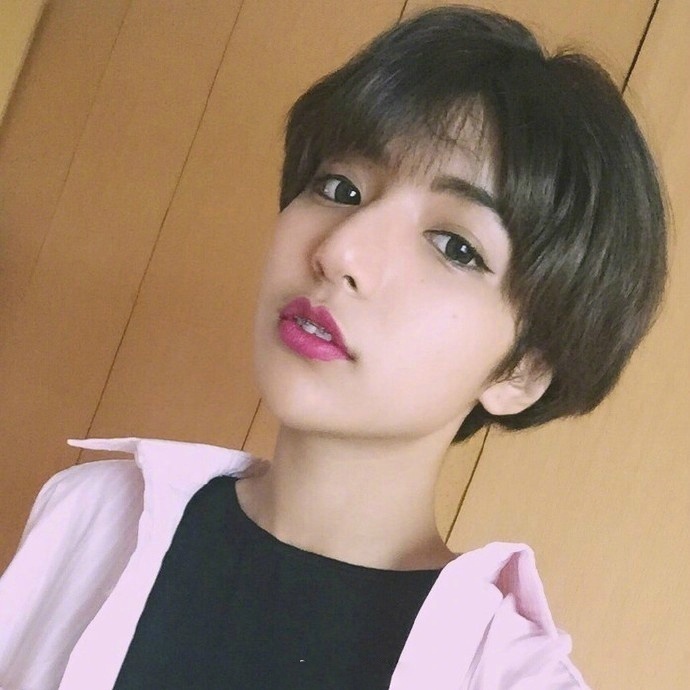 九款小短发美女自拍,你爱哪一款