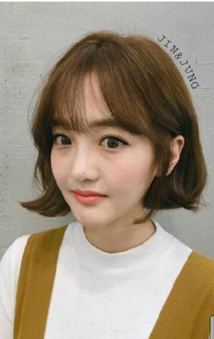 九款小短发美女自拍,你爱哪一款