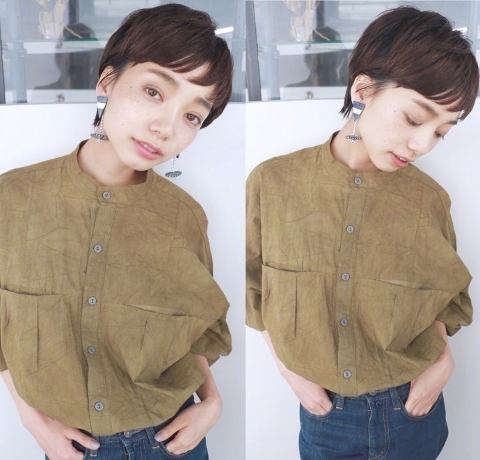 日系短发发型美女自拍照