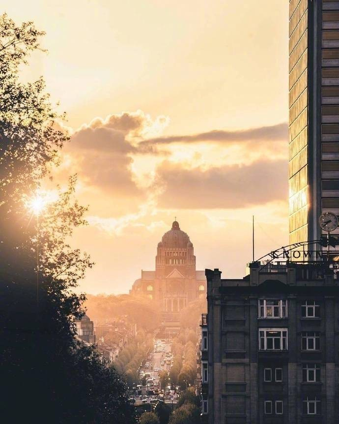 布鲁塞尔的黄昏风景图片