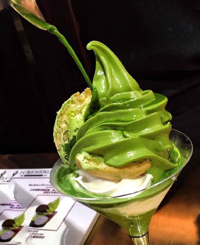 创意抹茶冰淇淋图片