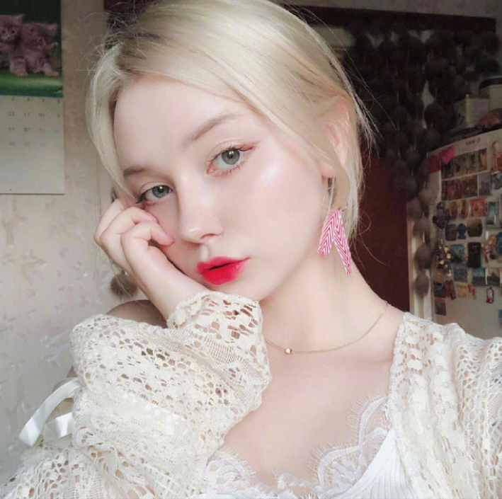 俄罗斯美女图片_小仙女maria自拍照