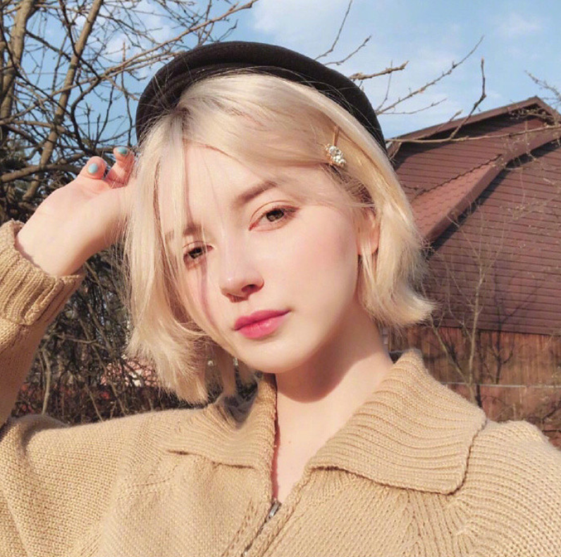 俄罗斯美女图片_小仙女maria自拍照