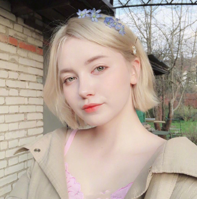 俄罗斯美女图片_小仙女maria自拍照