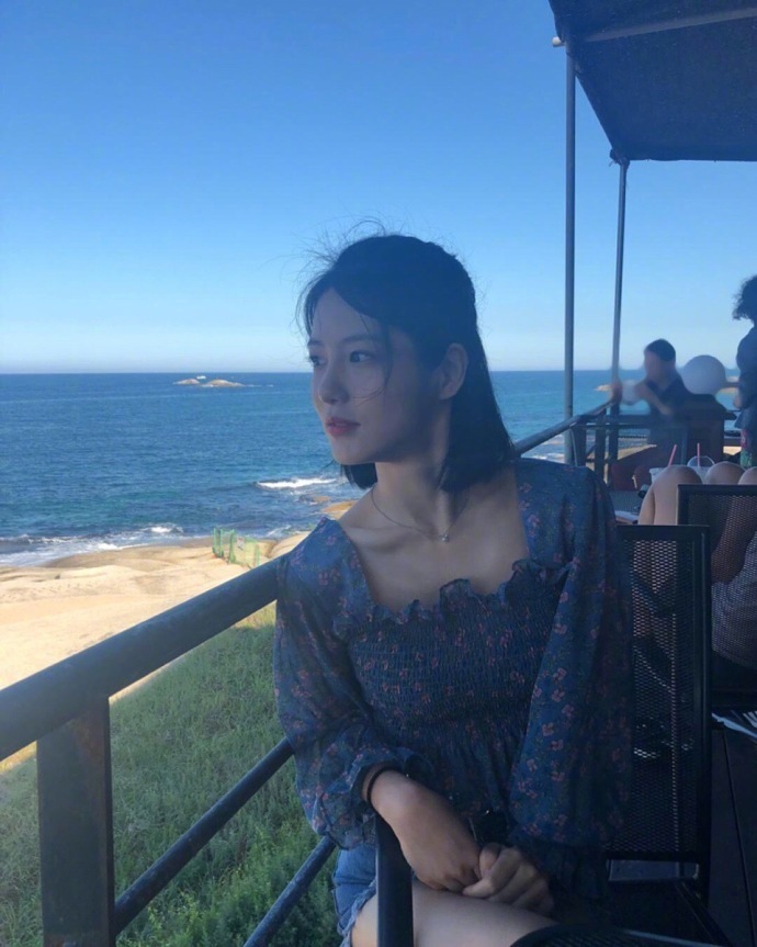 韩国美女图片_JYP新签演员辛睿恩신예은短发图片