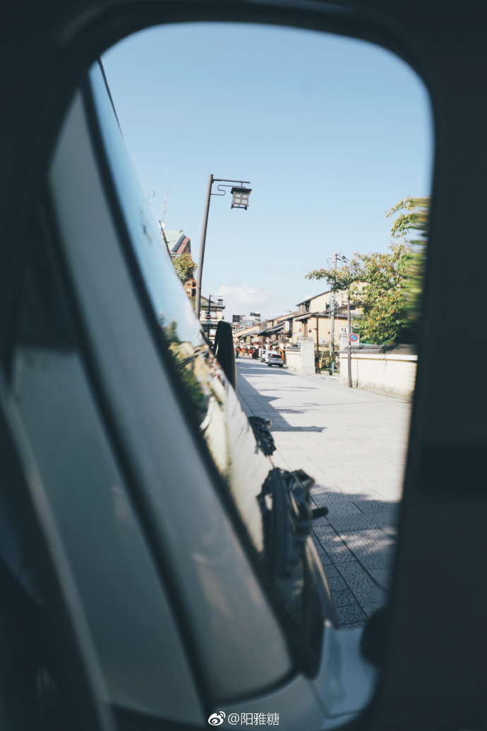 日本京都的秋日清晨街景美图
