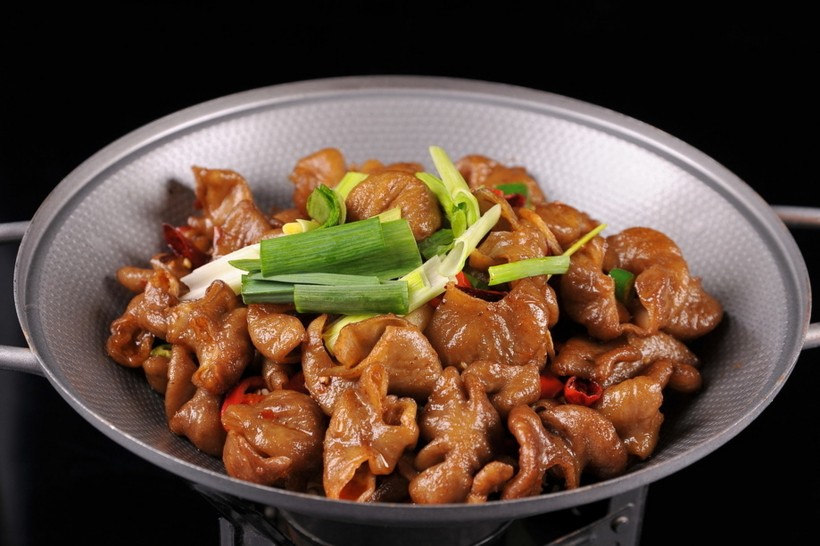 四川美食干锅肥肠图片