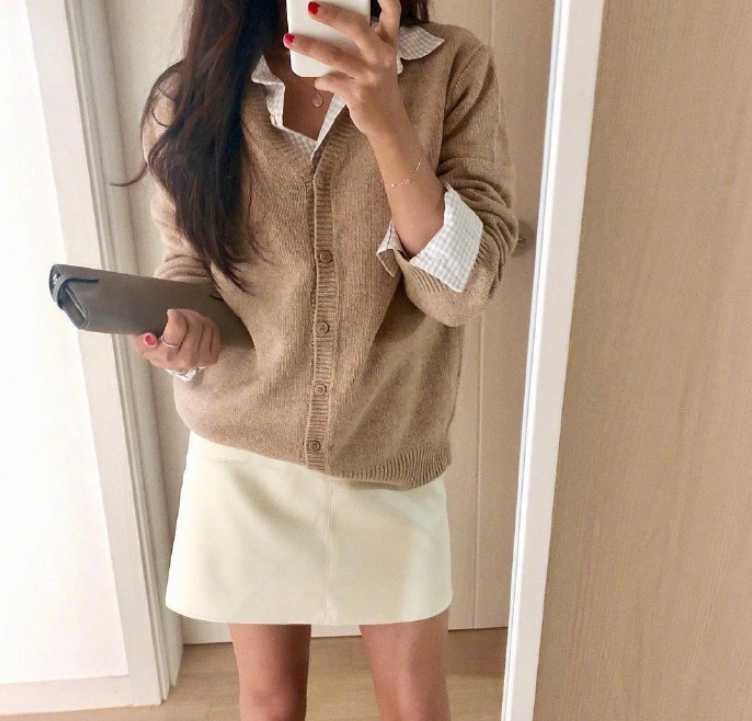 针织衫怎么搭配_女人味的秋冬针织衫搭配