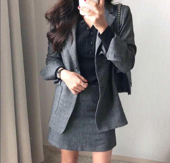 针织衫怎么搭配_女人味的秋冬针织衫搭配