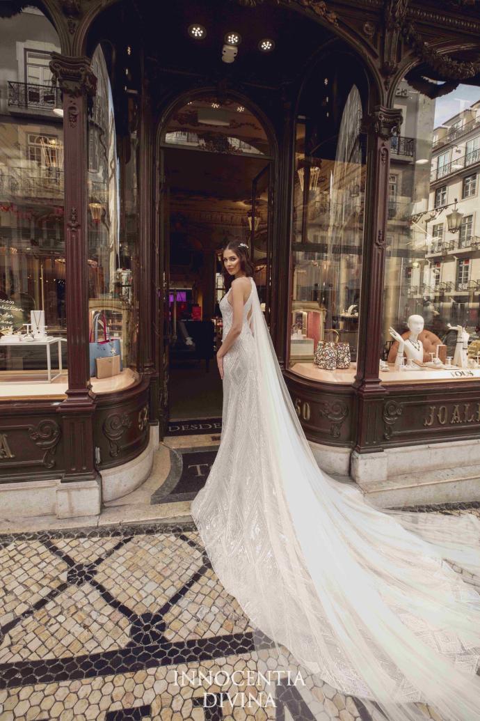 2019Lisboa Collection精致而简约高定艺术婚纱图片