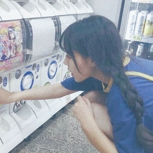 qq伤感头像女生 很多事失望多了后来就不在意了