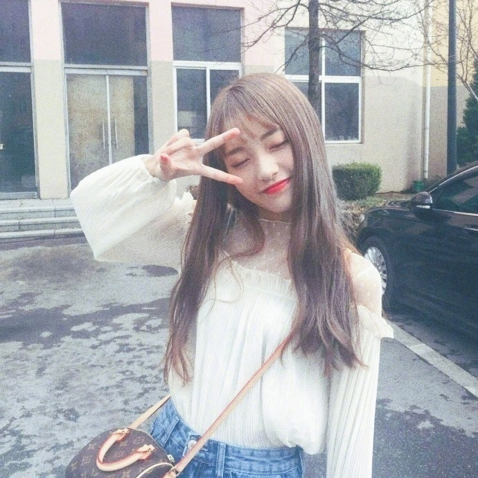 qq伤感头像女生 很多事失望多了后来就不在意了