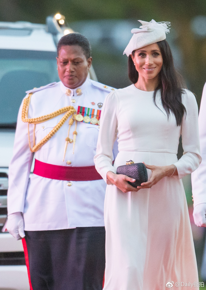 英国王室哈里王子和梅根Meghan Markle拜访斐济