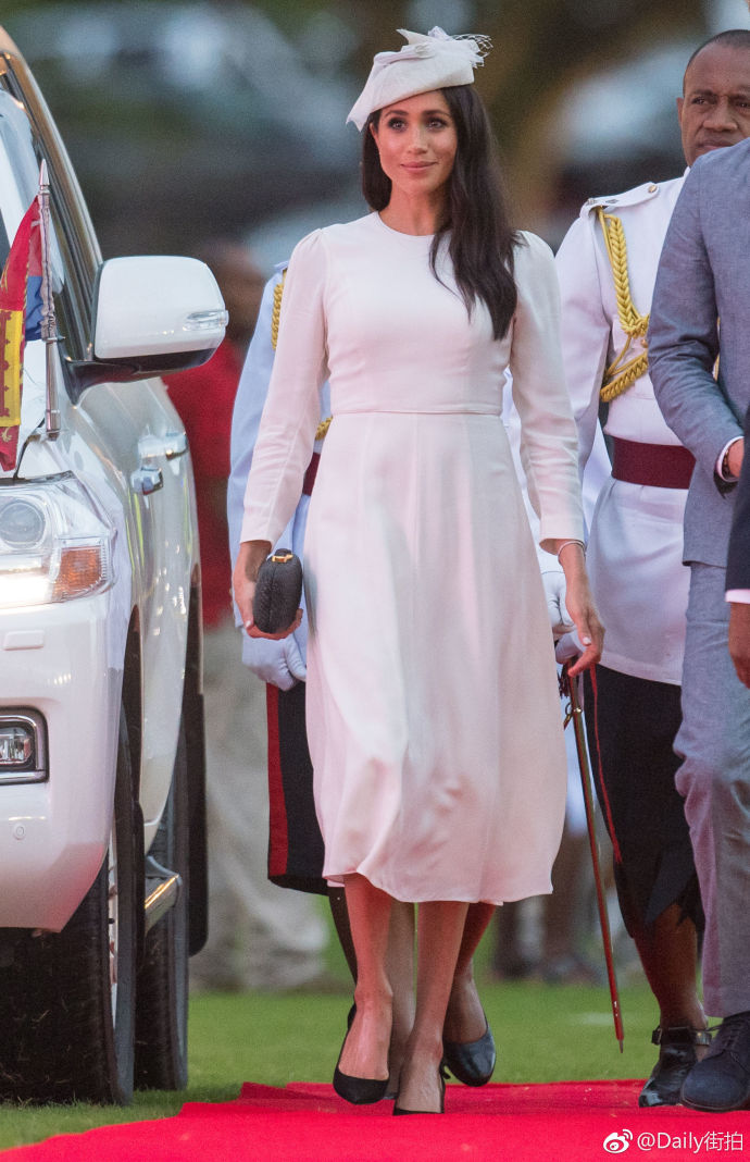 英国王室哈里王子和梅根Meghan Markle拜访斐济