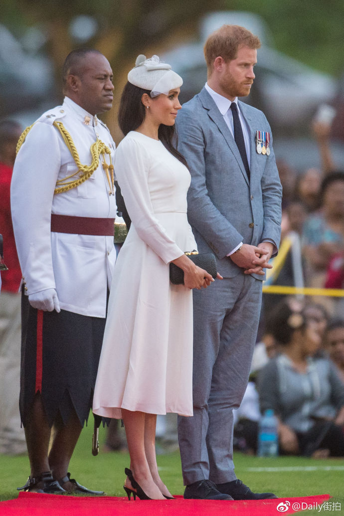 英国王室哈里王子和梅根Meghan Markle拜访斐济