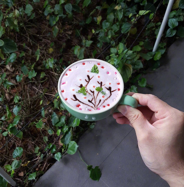 新加坡甜品店Carol Mel Cafe樱花拿铁咖啡图片