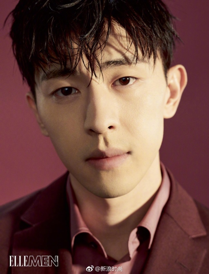河北美男子男明星邓伦秋冬型男穿搭风登《ELLE