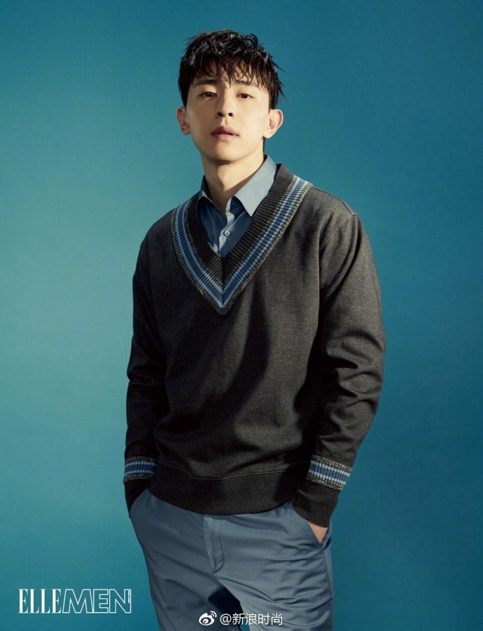 河北美男子男明星邓伦秋冬型男穿搭风登《ELLE