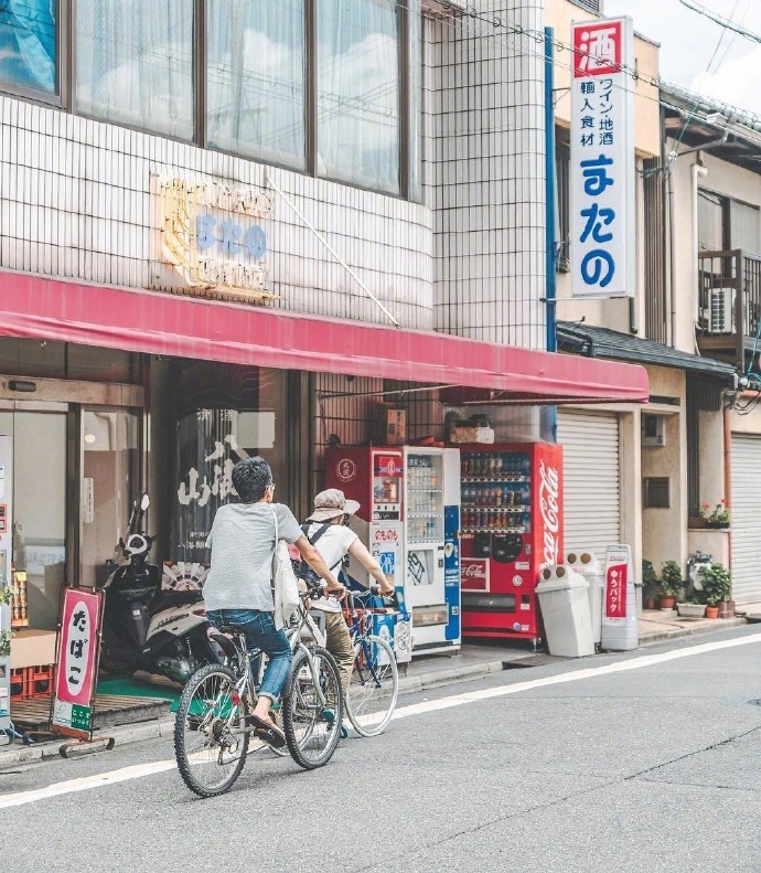 日本的街头风景图片简单闲适