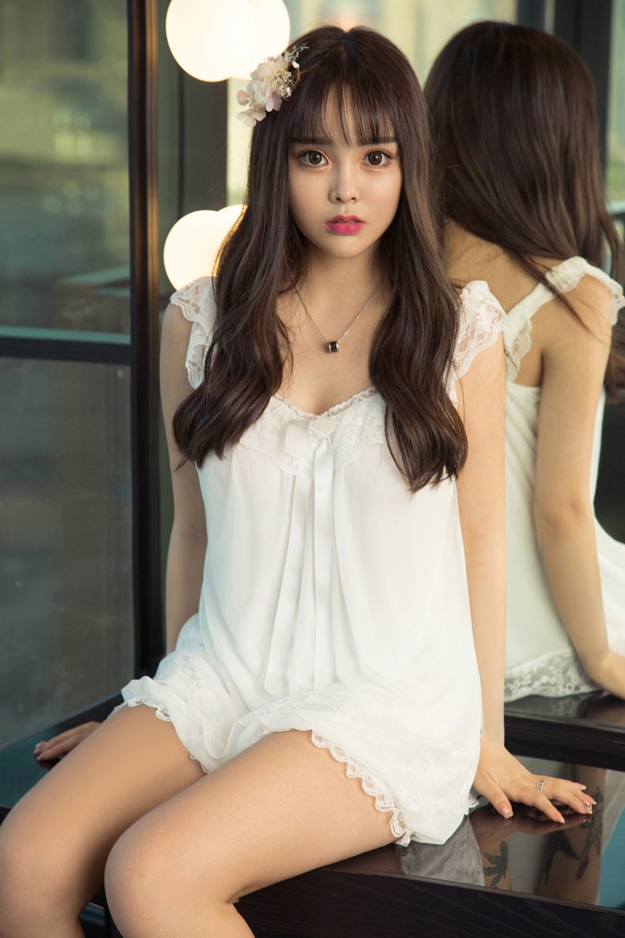 性感美女Wendy白色睡衣清纯图片