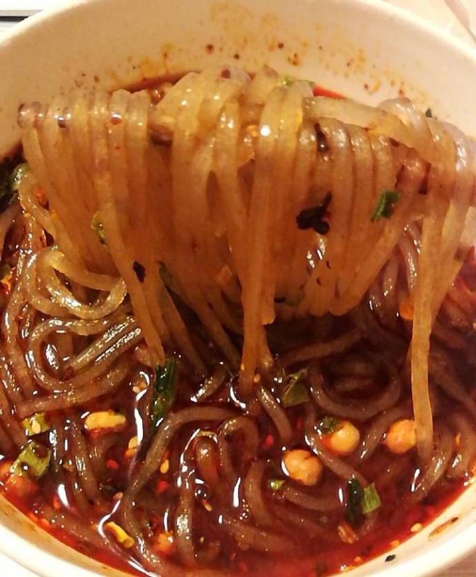 成都小吃酸辣粉美食图片