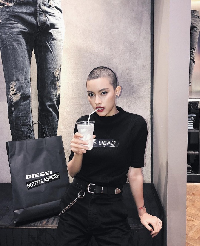 英泰国混血美女Chanya Mcclory新发型帅气图片