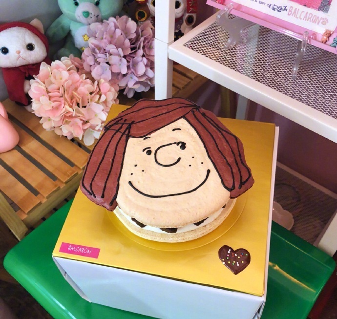 可爱的马卡龙生日蛋糕图片