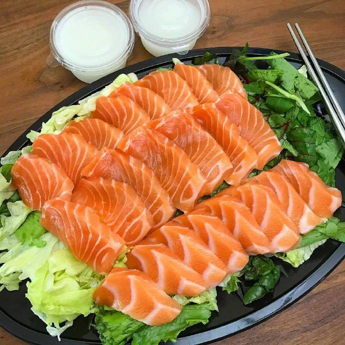 日式三文鱼美食图片