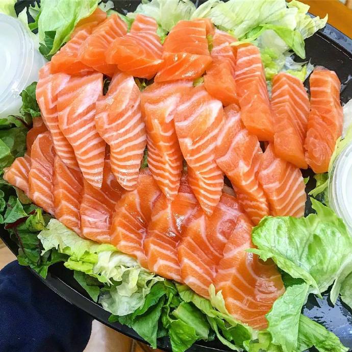 日式三文鱼美食图片