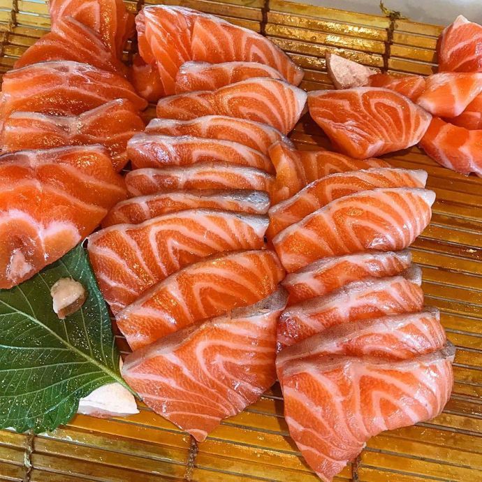 日式三文鱼美食图片