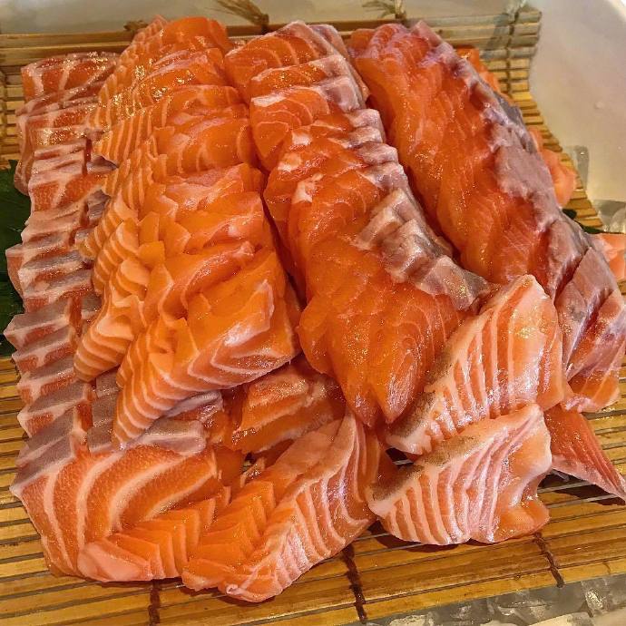 日式三文鱼美食图片