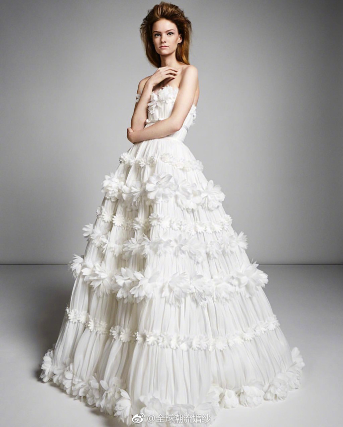Viktor Rolf 2019秋季婚纱礼服图片
