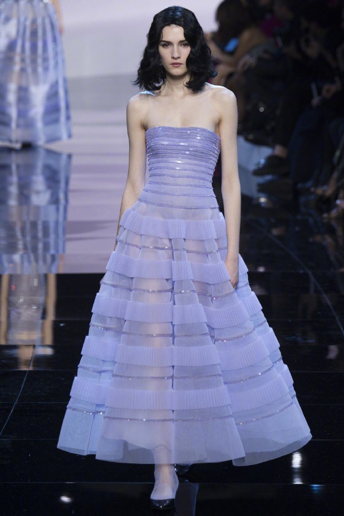 Armani Privé紫霞仙子婚纱礼服图片